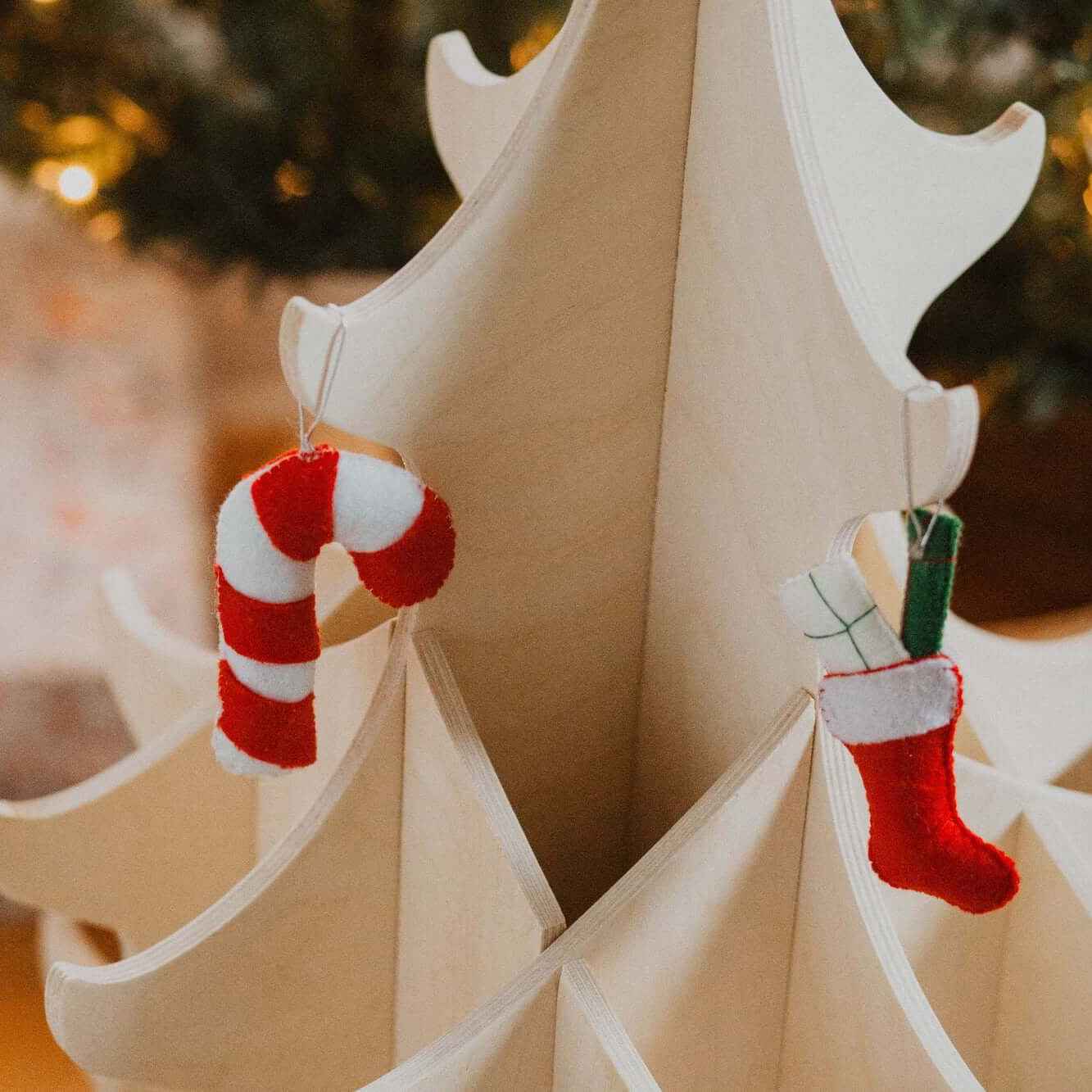 Montessori Ahşap Yılbaşı Ağacı ve Keçe Süsler Seti | Çocuklar İçin Noel Ağacı