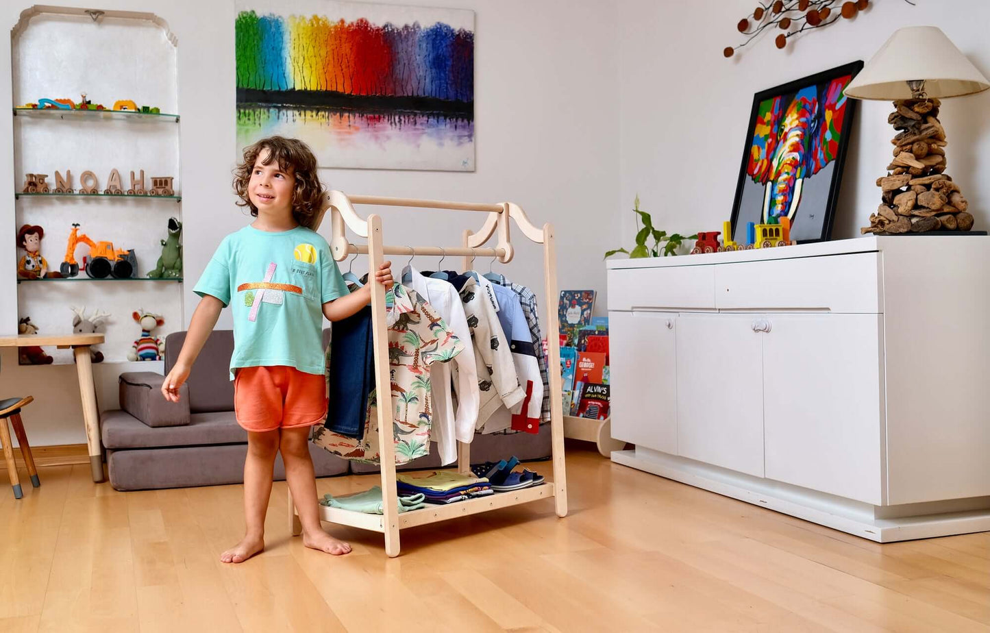 Montessori Ahşap Elbise Askılığı ve Gardırop Seti | Çocuk Kıyafet Düzenleyici