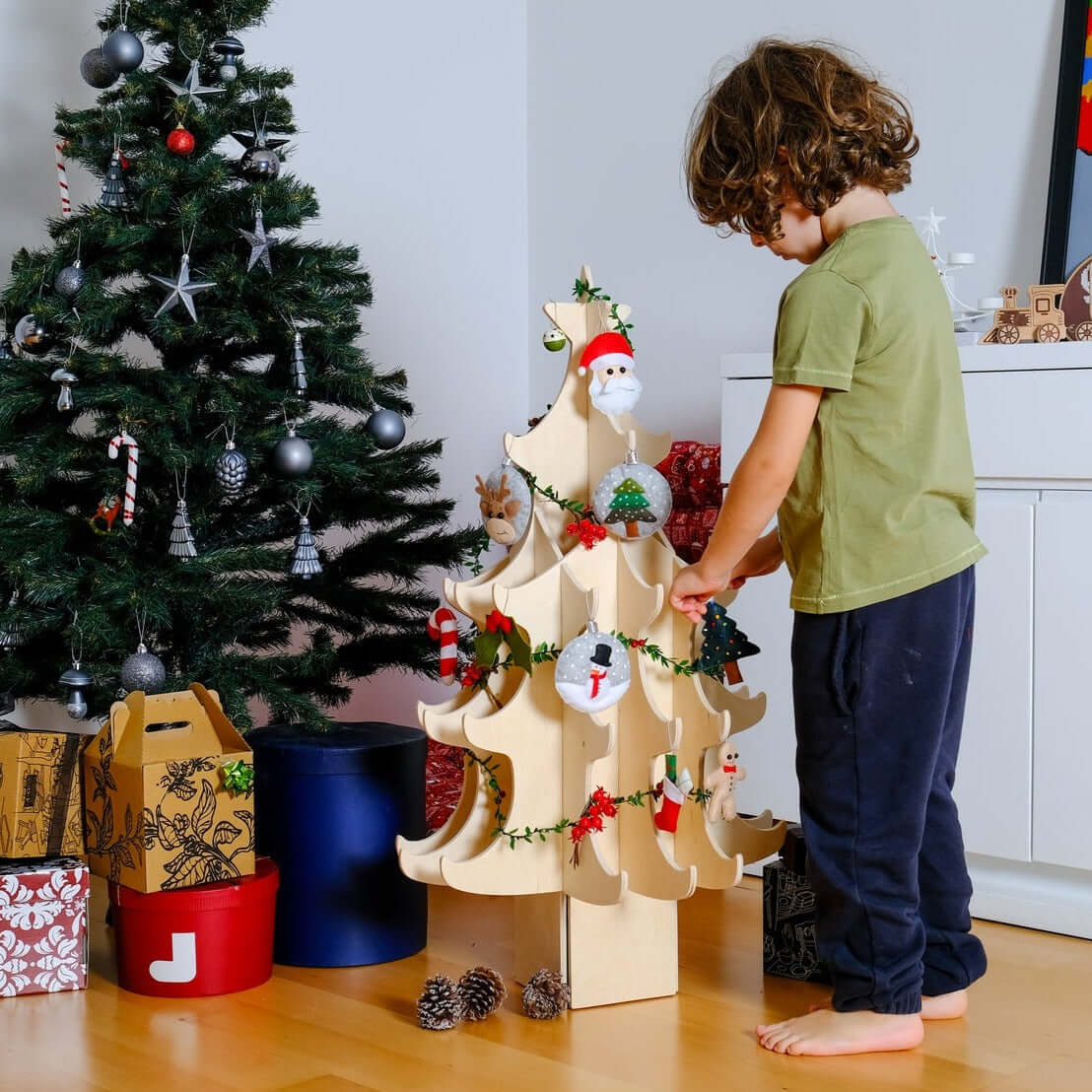Montessori Ahşap Yılbaşı Ağacı ve Keçe Süsler Seti