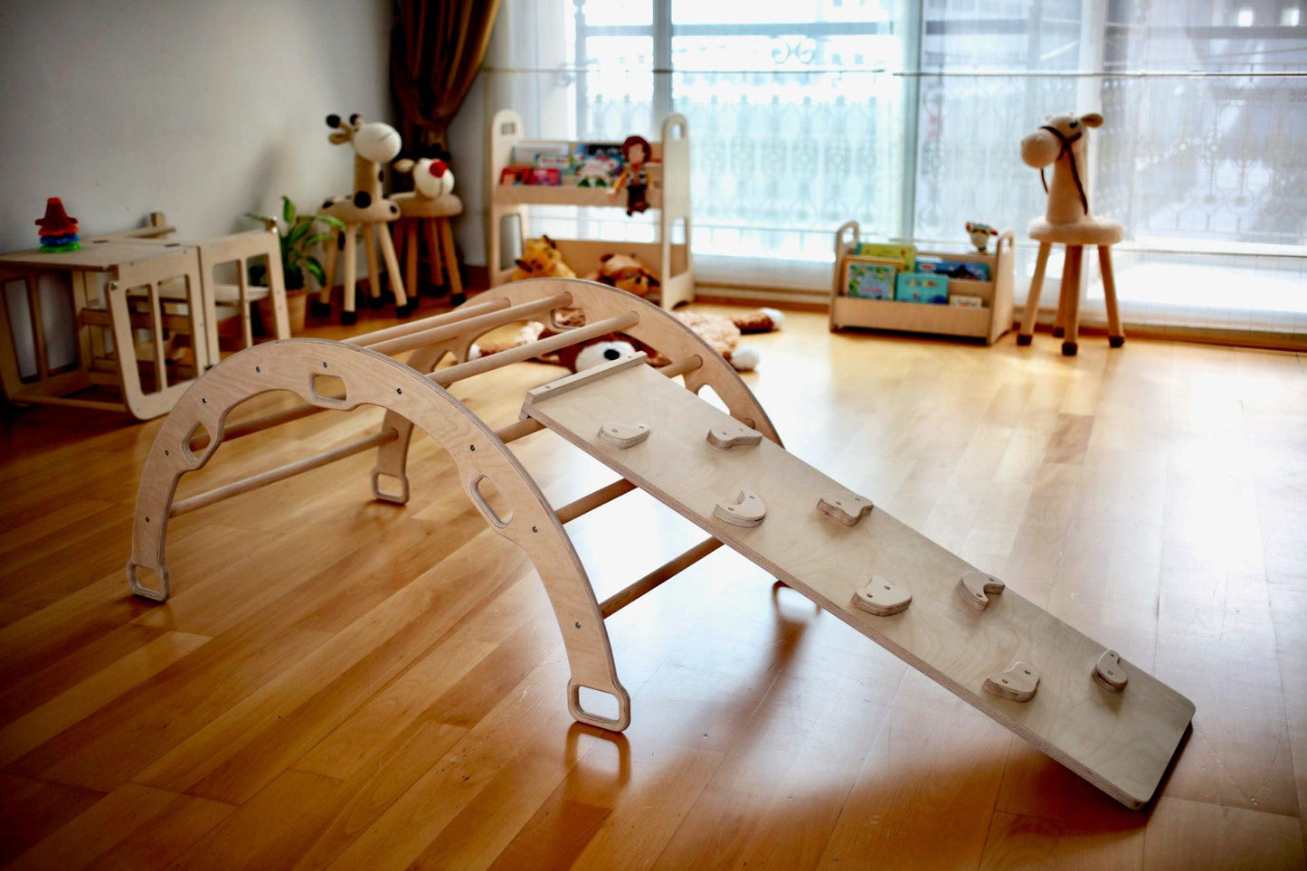 Climbing Arch with Rockwall Ramp and Pillow - Kidodido