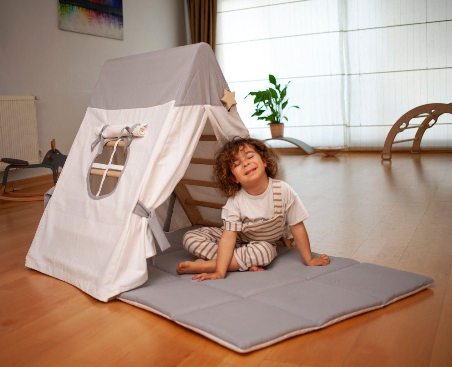 Climbing Triangle with Tent Cover, Mat, Ramp - Kidodido