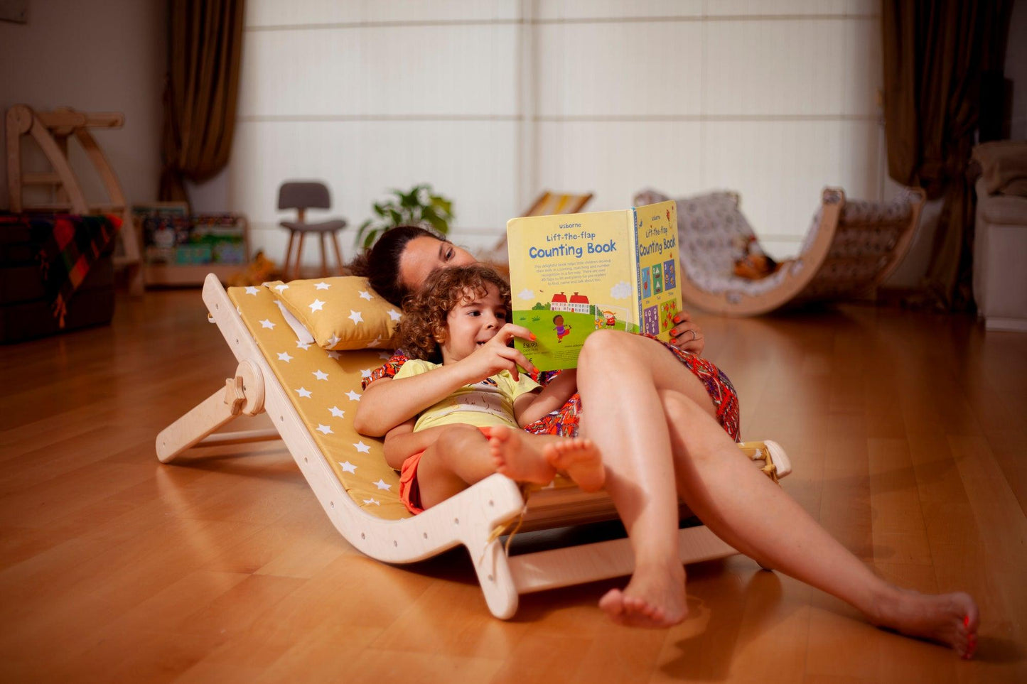 Adjustable lounge chair with comfy pad for kids - Kidodido