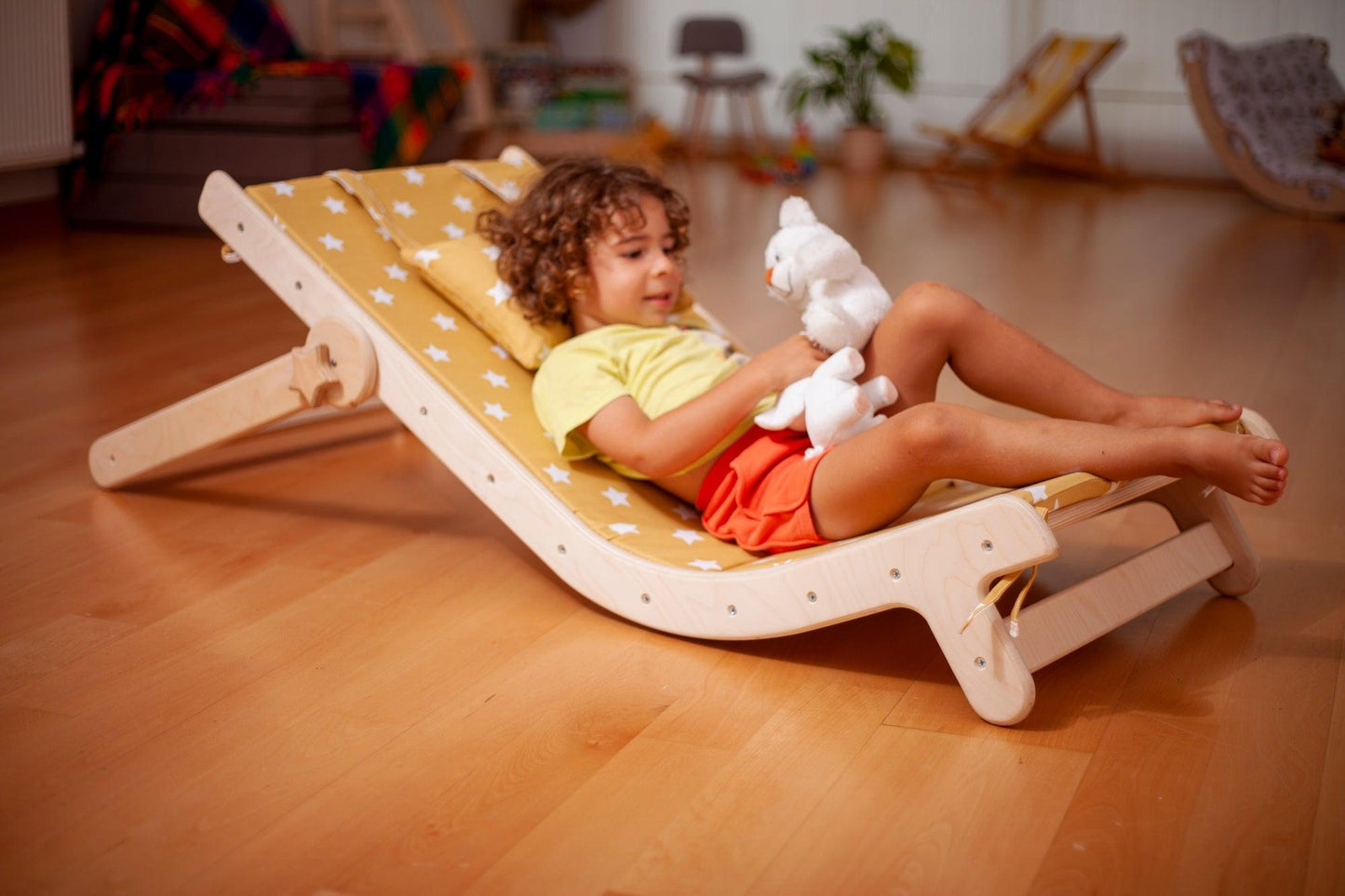 Adjustable lounge chair with comfy pad for kids - Kidodido