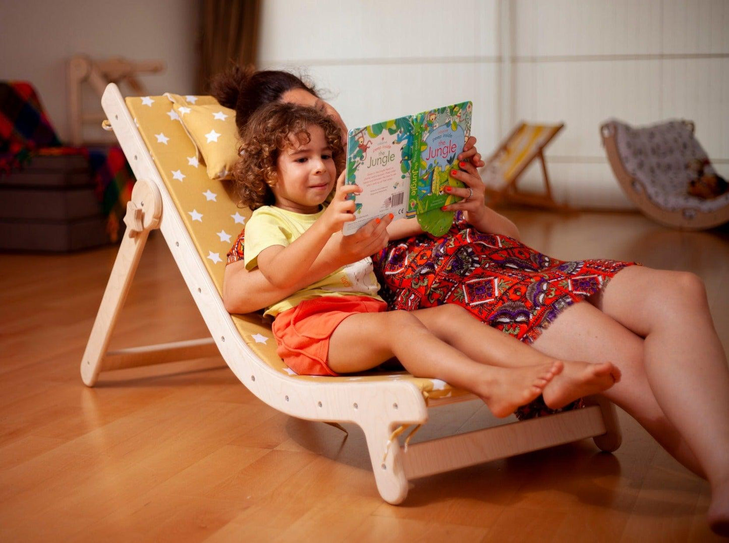 Adjustable lounge chair with comfy pad for kids - Kidodido