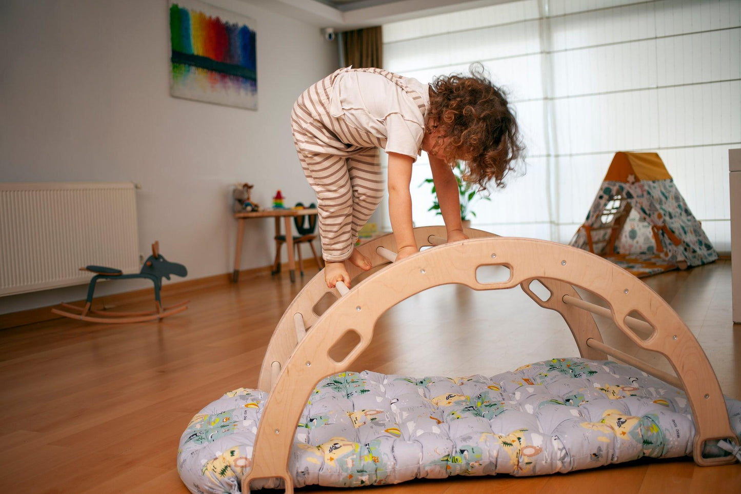 Climbing Arch Swing with Map Pillow - Kidodido