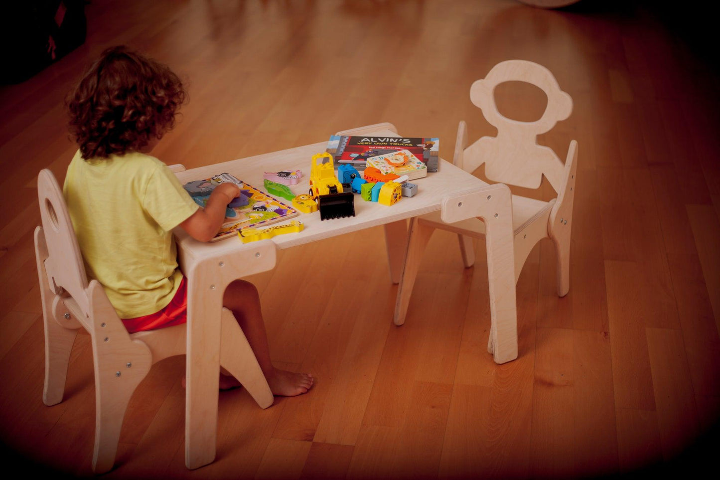 Montessori Table and Chair Set - Kidodido