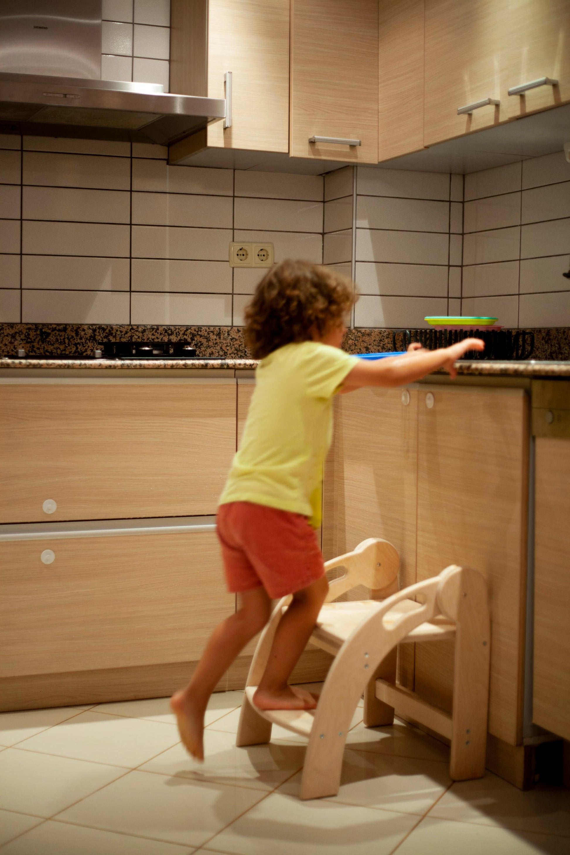 Foldable Montessori Kitchen Step Stool - Kidodido